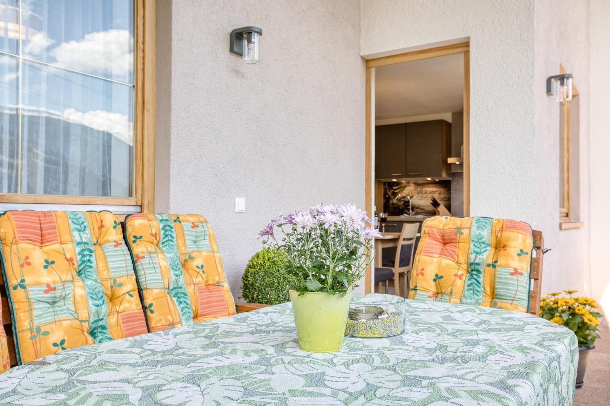 Chill Out Apartments Landeck Bagian luar foto